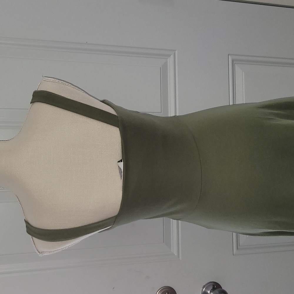 Dress - Picture 3 of 6